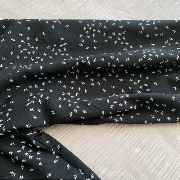 A NEW DAY Women’s Long Puff Sleeve Blouse Square Neck Blk/Wt Tiny Floral Print M - Picture 3 of 10